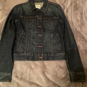 Old Navy Denim jacket. Size M. Only worn a few times. Excellent condition.